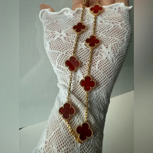 Red Clover Necklace Jewelry - Picture 3 of 17